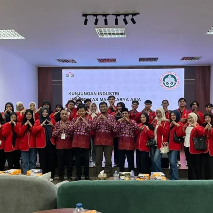 foto2_kecil Kunjungan Industri UNMAHA ke PT Semen Baturaja Tbk dalam Pembelajaran Mata Kuliah Etika Profesi